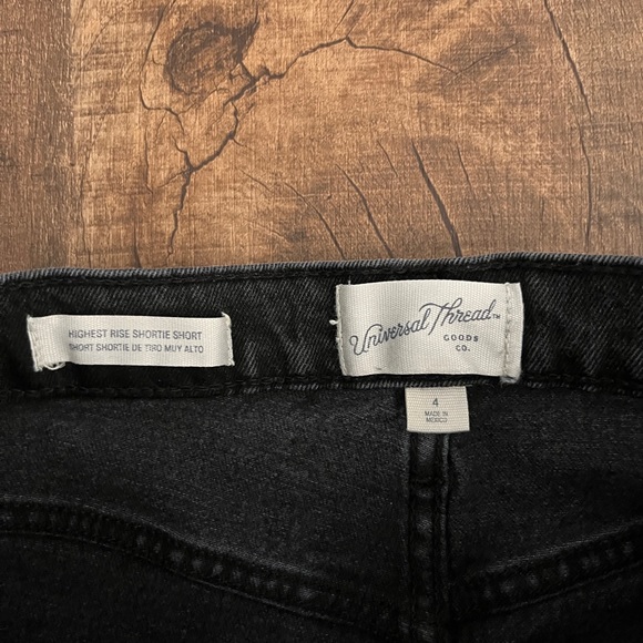 Universal Thread denim shorts - Picture 3 of 3